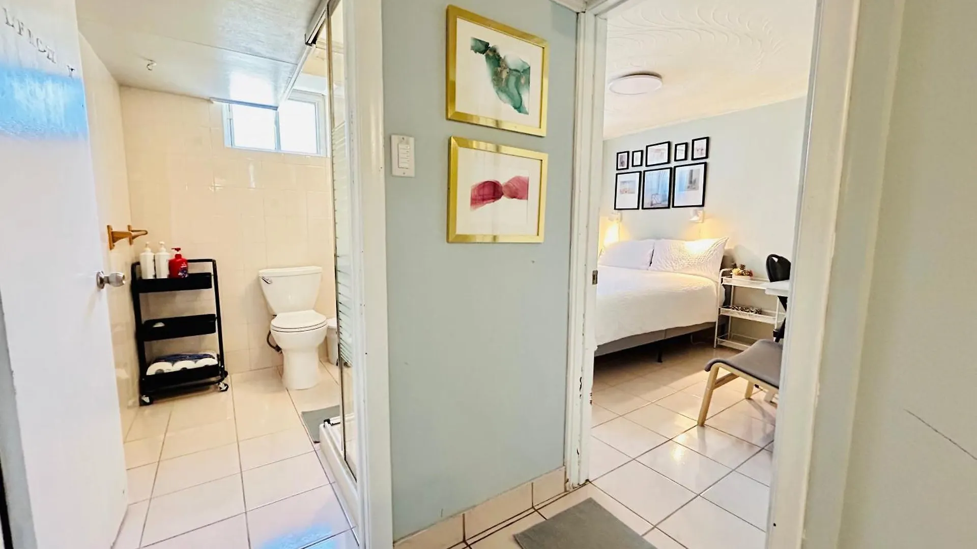 Cozy Basement Room-Private Bath - Near Subway Line 1 - Toronto 0*,  Canada