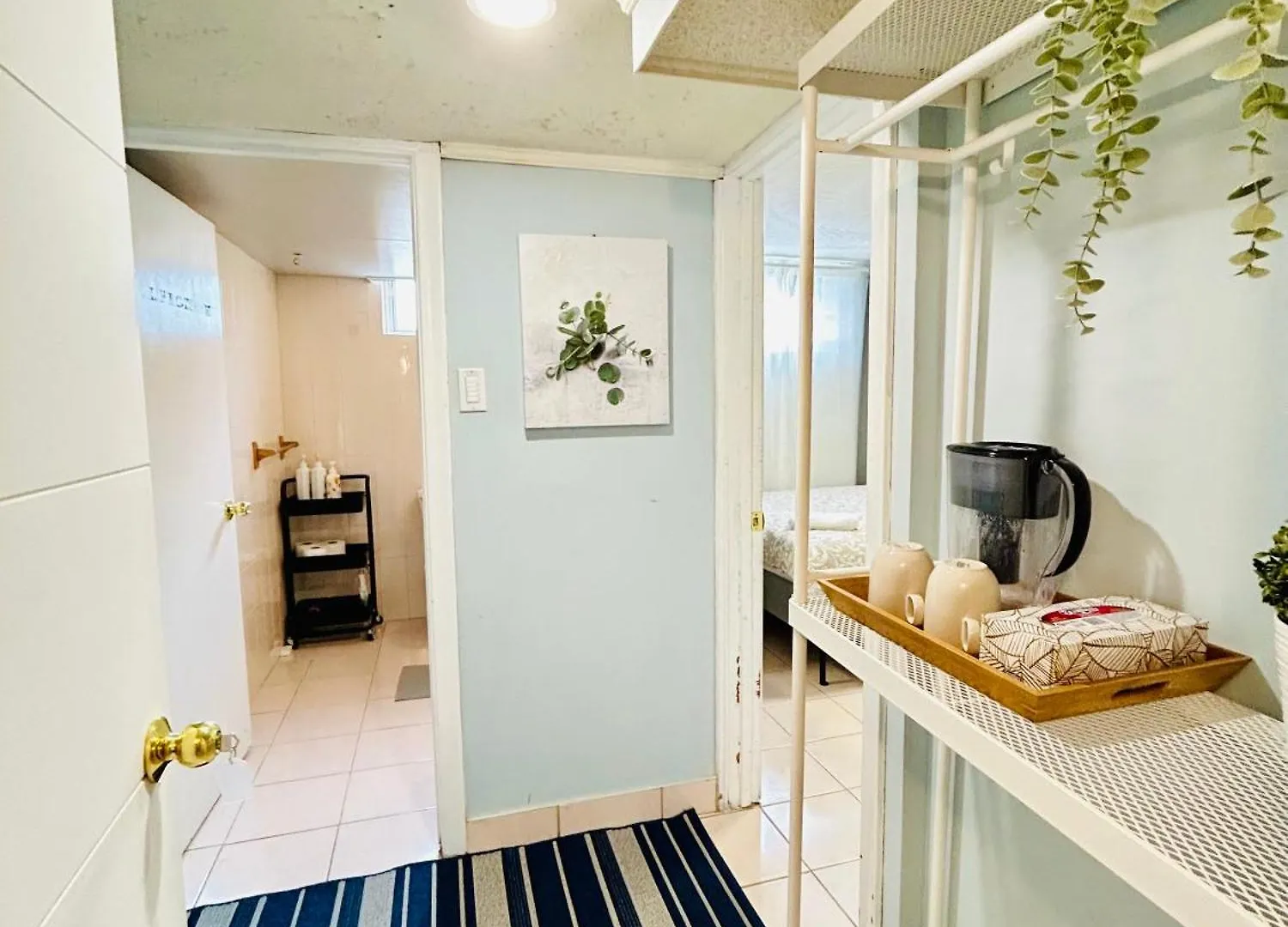 Cozy Basement Room-Private Bath - Near Subway Line 1 - Toronto 0*,  Canada